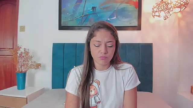 EloiseQuinn online show from October 6, 2025, 1:52 pm