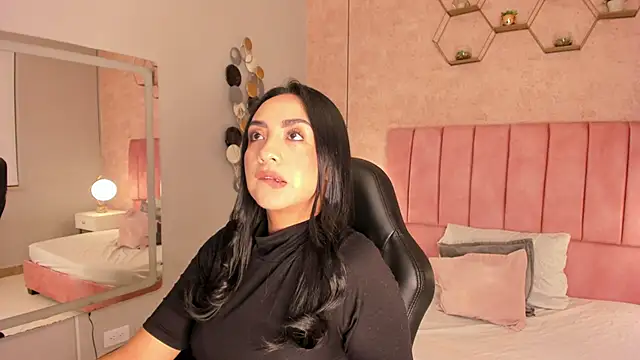 MAGIC AURORAA online show from March 11, 2025, 11:55 am