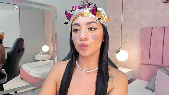 MAGIC AURORAA online show from March 18, 2025, 3:10 pm