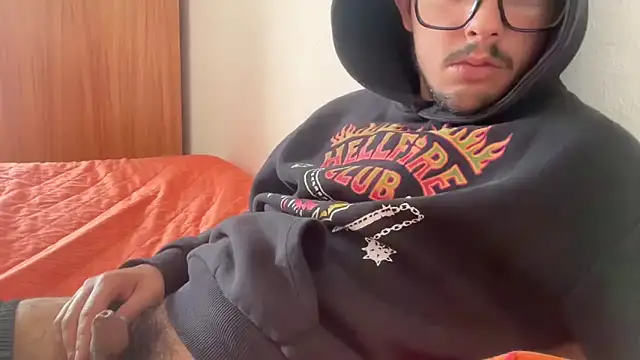 mauri200 online show from April 13, 2026, 2:33 pm