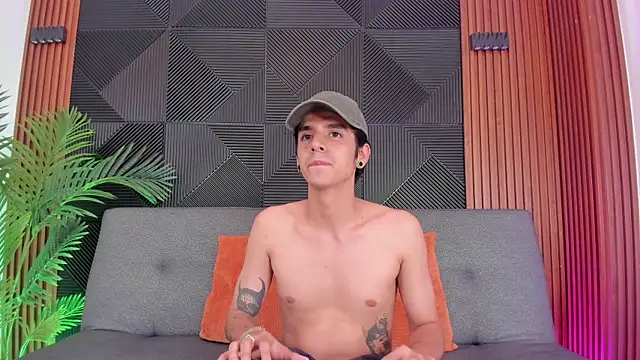 Snapshot of saul_novak chatting on January 9, 2025, 7:50 pm saul novak online show from January 9, 2025, 7:50 pm