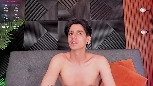 Snapshot of saul_novak chatting on January 17, 2025, 11:07 pm saul novak online show from January 17, 2025, 11:07 pm