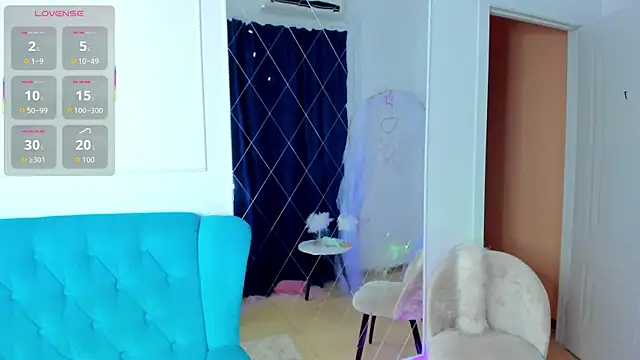 Lina Bennet online show from November 28, 2025, 1:52 am