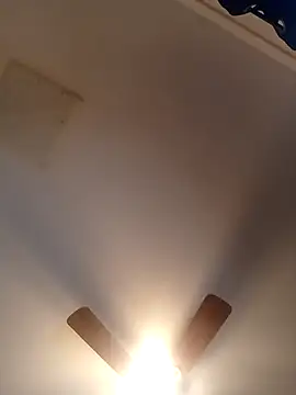 k1oudE online show from February 10, 2026, 2:26 am