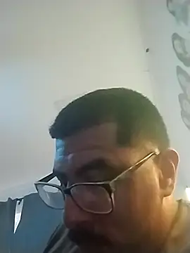Snapshot of k1oudE chatting on April 3, 2026, 10:30 pm k1oudE online show from April 3, 2026, 10:30 pm