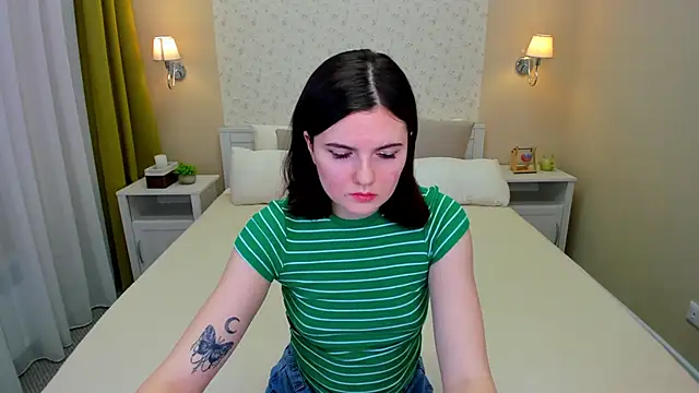 Snapshot of CharlotteMitchell chatting on February 5, 2025, 7:07 am CharlotteMitchell online show from February 5, 2025, 7:07 am