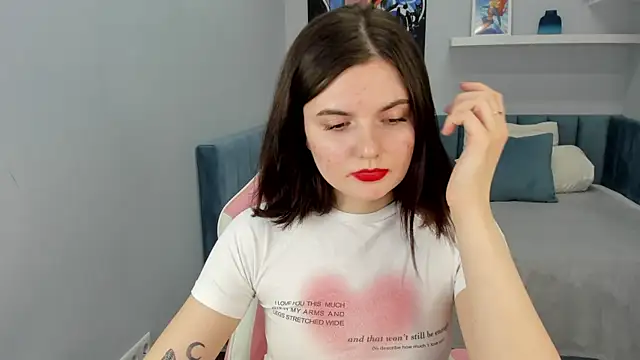 Snapshot of CharlotteMitchell chatting on February 7, 2025, 11:12 am CharlotteMitchell online show from February 7, 2025, 11:12 am