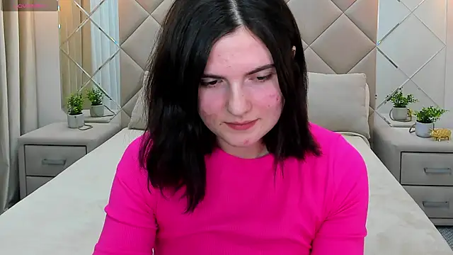 Snapshot of CharlotteMitchell chatting on February 8, 2025, 11:01 am CharlotteMitchell online show from February 8, 2025, 11:01 am
