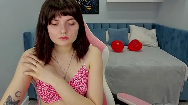 Snapshot of CharlotteMitchell chatting on February 15, 2025, 8:00 am CharlotteMitchell online show from February 15, 2025, 8:00 am