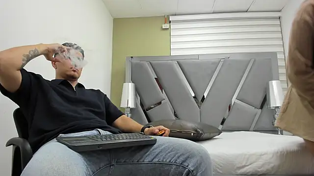 DAVID VICTORIAA online show from May 29, 2026, 1:09 pm