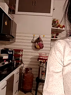 Best-Couple online show from March 21, 2025, 5:43 am