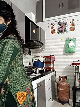 Best-Couple online show from October 8, 2025, 3:15 am