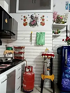 Best-Couple online show from March 22, 2026, 2:37 am