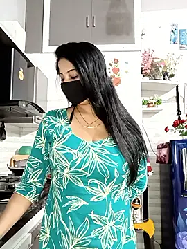 Best-Couple online show from July 1, 2026, 1:40 am