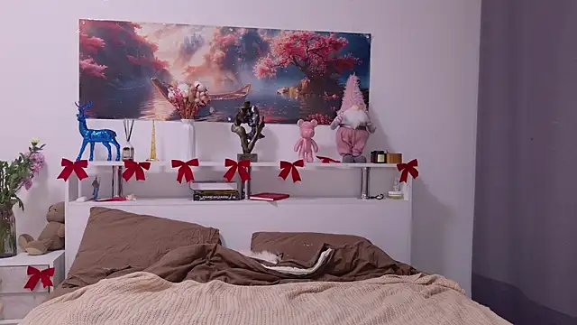 Nellie Medina online show from December 14, 2025, 4:34 pm