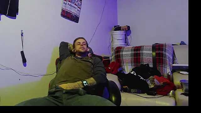 JamesMichael88 online show from February 26, 2025, 3:21 am