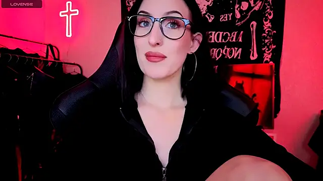 Miss Alice   online show from May 31, 2026, 3:04 am