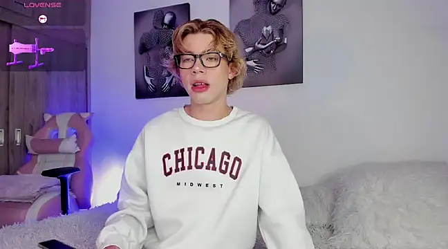 Henophiid online show from February 7, 2025, 10:50 am