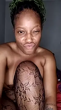 Snapshot of Thando04 chatting on January 17, 2025, 2:29 am Thando04 online show from January 17, 2025, 2:29 am