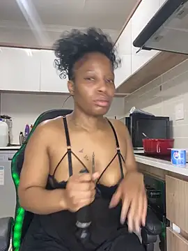 Snapshot of Thando04 chatting on September 11, 2025, 4:40 pm Thando04 online show from September 11, 2025, 4:40 pm