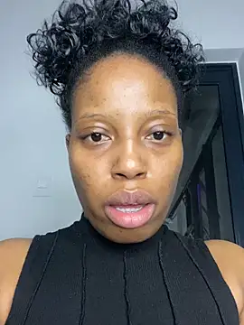 Snapshot of Thando04 chatting on September 19, 2025, 11:16 pm Thando04 online show from September 19, 2025, 11:16 pm