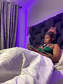 Snapshot of Thando04 chatting on November 14, 2025, 2:21 am Thando04 online show from November 14, 2025, 2:21 am