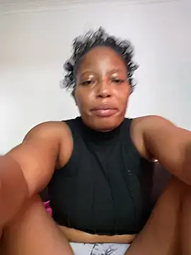 Snapshot of Thando04 chatting on January 14, 2026, 10:32 am Thando04 online show from January 14, 2026, 10:32 am