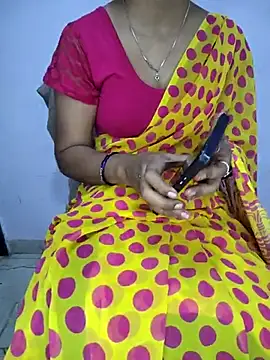 lovelygirl4567 online show from April 25, 2026, 3:42 pm