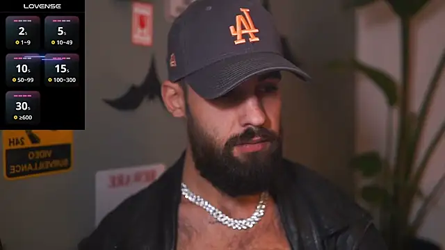 HairyRobxxx online show from November 4, 2025, 4:17 pm