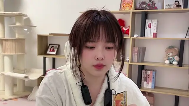 Chenjing0 online show from March 19, 2026, 1:04 pm