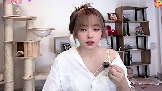 Snapshot of Chenjing0 chatting on July 1, 2026, 12:40 pm Chenjing0 online show from July 1, 2026, 12:40 pm