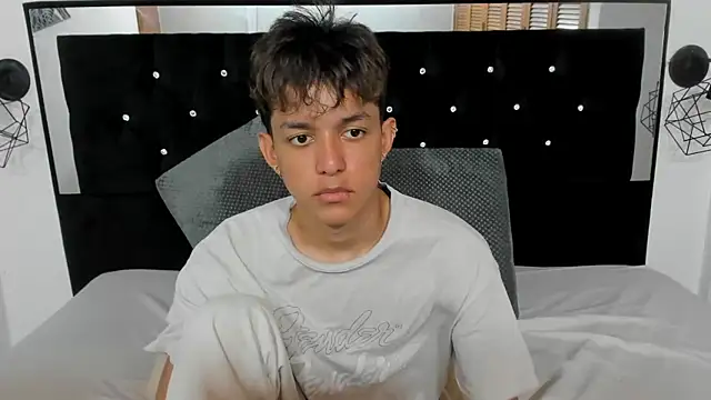 Snapshot of jisuscat chatting on November 17, 2025, 8:47 pm jisuscat online show from November 17, 2025, 8:47 pm