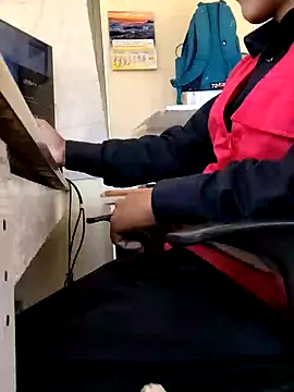 Snapshot of securityhot chatting on January 4, 2025, 4:43 pm securityhot online show from January 4, 2025, 4:43 pm