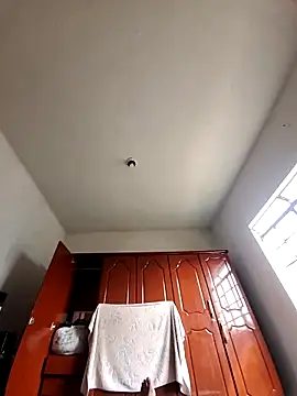 manterei2 online show from September 14, 2025, 5:12 pm