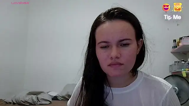 Snapshot of camillebr chatting on January 29, 2025, 11:56 pm camillebr online show from January 29, 2025, 11:56 pm