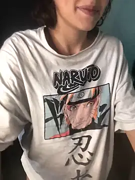 Snapshot of NickiYoung chatting on January 17, 2025, 5:42 am NickiYoung online show from January 17, 2025, 5:42 am