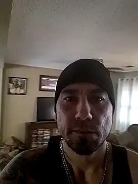 Snapshot of BiggStak chatting on January 21, 2025, 2:48 pm BiggStak online show from January 21, 2025, 2:48 pm
