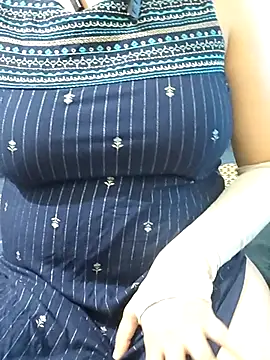 Snapshot of mallupriyapriya chatting on June 29, 2026, 5:46 am mallupriyapriya online show from June 29, 2026, 5:46 am