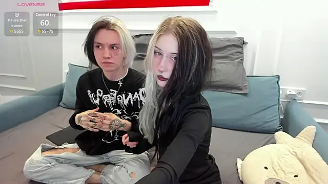 VeryRare TwinS online show from April 18, 2026, 1:09 am