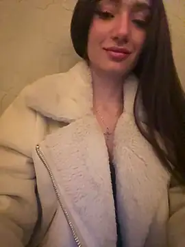 Snapshot of Maddy_Jones chatting on January 22, 2025, 12:16 am Maddy Jones online show from January 22, 2025, 12:16 am