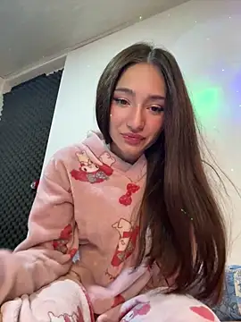 Snapshot of Maddy_Jones chatting on January 25, 2025, 5:07 am Maddy Jones online show from January 25, 2025, 5:07 am