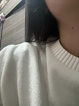 Snapshot of Maddy_Jones chatting on February 22, 2025, 6:19 pm Maddy Jones online show from February 22, 2025, 6:19 pm