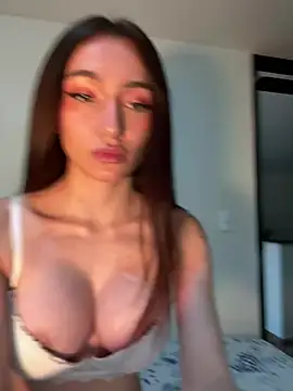 Snapshot of Maddy_Jones chatting on March 20, 2025, 8:19 pm Maddy Jones online show from March 20, 2025, 8:19 pm