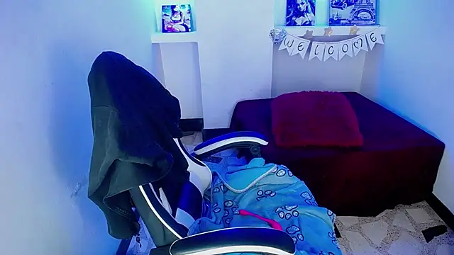 Anniee x online show from February 21, 2026, 11:11 am