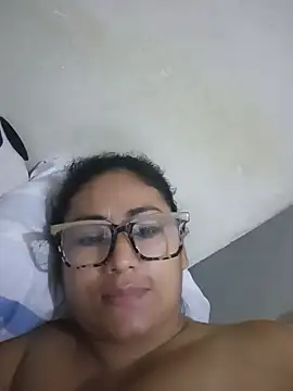 Snapshot of acuarela chatting on January 15, 2025, 2:46 pm acuarela online show from January 15, 2025, 2:46 pm