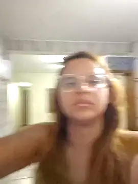 Snapshot of AliceRuivinha2 chatting on February 17, 2025, 9:19 pm AliceRuivinha2 online show from February 17, 2025, 9:19 pm