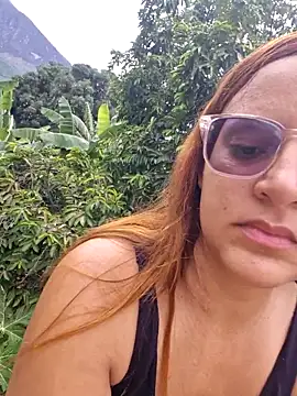 Snapshot of AliceRuivinha2 chatting on November 19, 2025, 10:48 am AliceRuivinha2 online show from November 19, 2025, 10:48 am