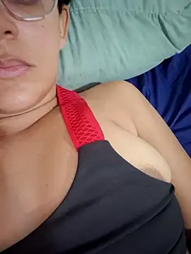 Snapshot of AliceRuivinha2 chatting on July 2, 2026, 8:37 pm AliceRuivinha2 online show from July 2, 2026, 8:37 pm