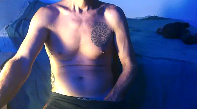 Snapshot of GoloZeusMax chatting on February 9, 2025, 5:40 am GoloZeusMax online show from February 9, 2025, 5:40 am