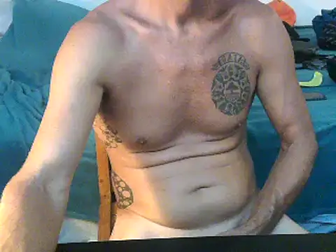 Snapshot of GoloZeusMax chatting on February 21, 2025, 6:37 pm GoloZeusMax online show from February 21, 2025, 6:37 pm